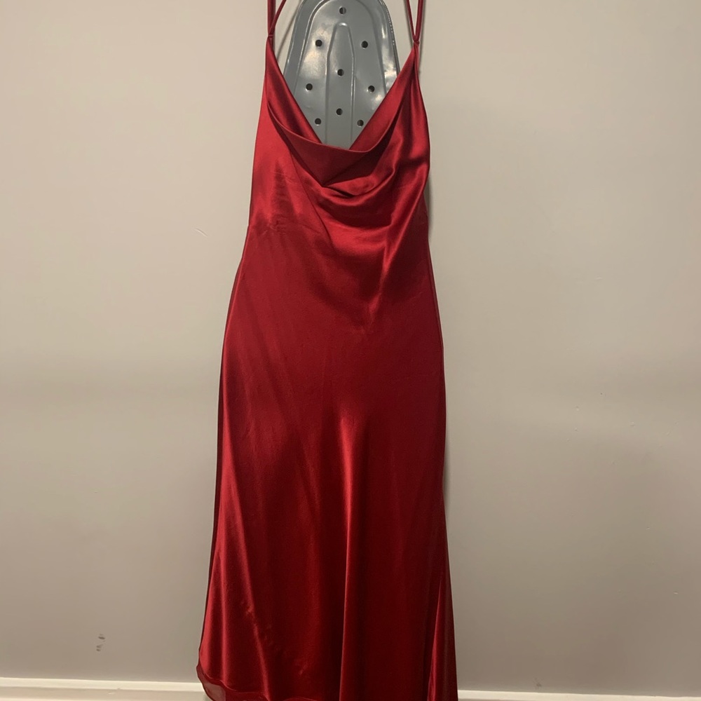BCBG MAX AZRIA

Womens Silk Open Back Formal Dress